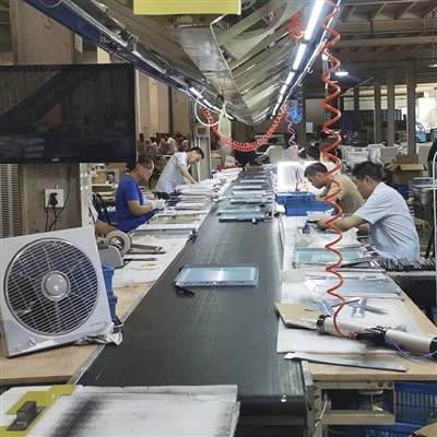 مرآة LED تضيف خطين للإنتاج